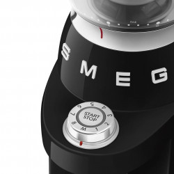 Кафемелачка Smeg CGF03BLEU, 150W, 240 г, Система за завъртане и заключване, Ръчна функция, Черен