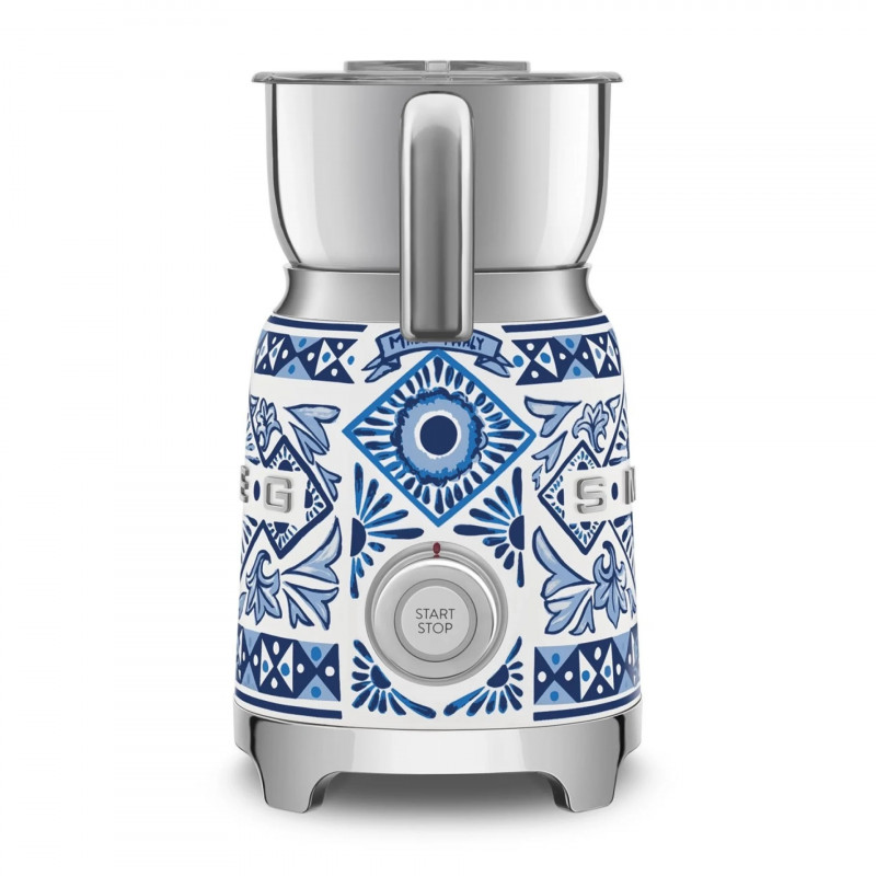 Уред за разпенване на мляко Smeg Dolce & Gabbana MFF01DGBEU, 500 W, 600 мл, Автоматично изключване, Без BPA, Средиземноморско синьо
