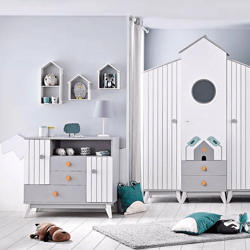 Детски скрин Carmen BIRD HOUSE 3575241, 2 рафта, 3 чекмеджета, 2 шкафа, Плавно затваряне, Бял/сив