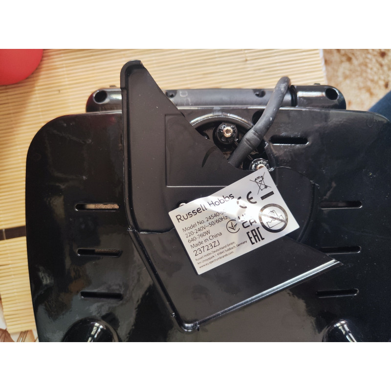 Преоценено: Тостер за сандвичи и гофрети 3в1 Russell Hobbs Fiesta Deep Fill 24540-56, 750W, 3 вида плочи, Черен/инокс