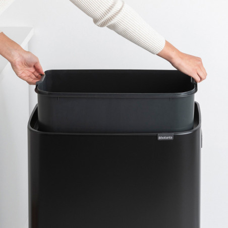 Преоценено: Кош за боклук Brabantia Bo Touch Hi 1001260, 60 л, Повдигнат, Плавно и безшумно отваряне, Черен мат