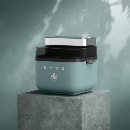 Фритюрник с горещ въздух Smeg Collezione AFC01EGMAU, 1450W, 7.3 л, 40-200°C, 7 програми, Двоен режим, Сензорно управление, Таймер, LED, Зелен