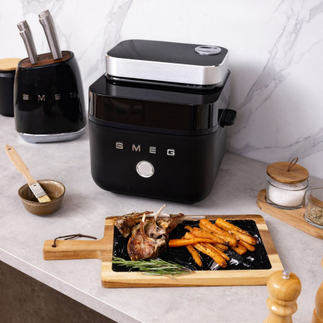 Фритюрник с горещ въздух Smeg Collezione AFC01BLMAU, 1450W, 7.3 л, 40-200°C, 7 програми, Двоен режим, Сензорно управление, Таймер, LED, Черен